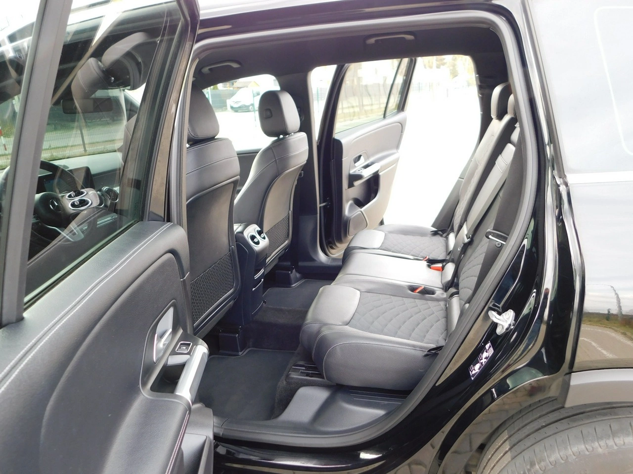 Mercedes GLB - Zdjęcie 9