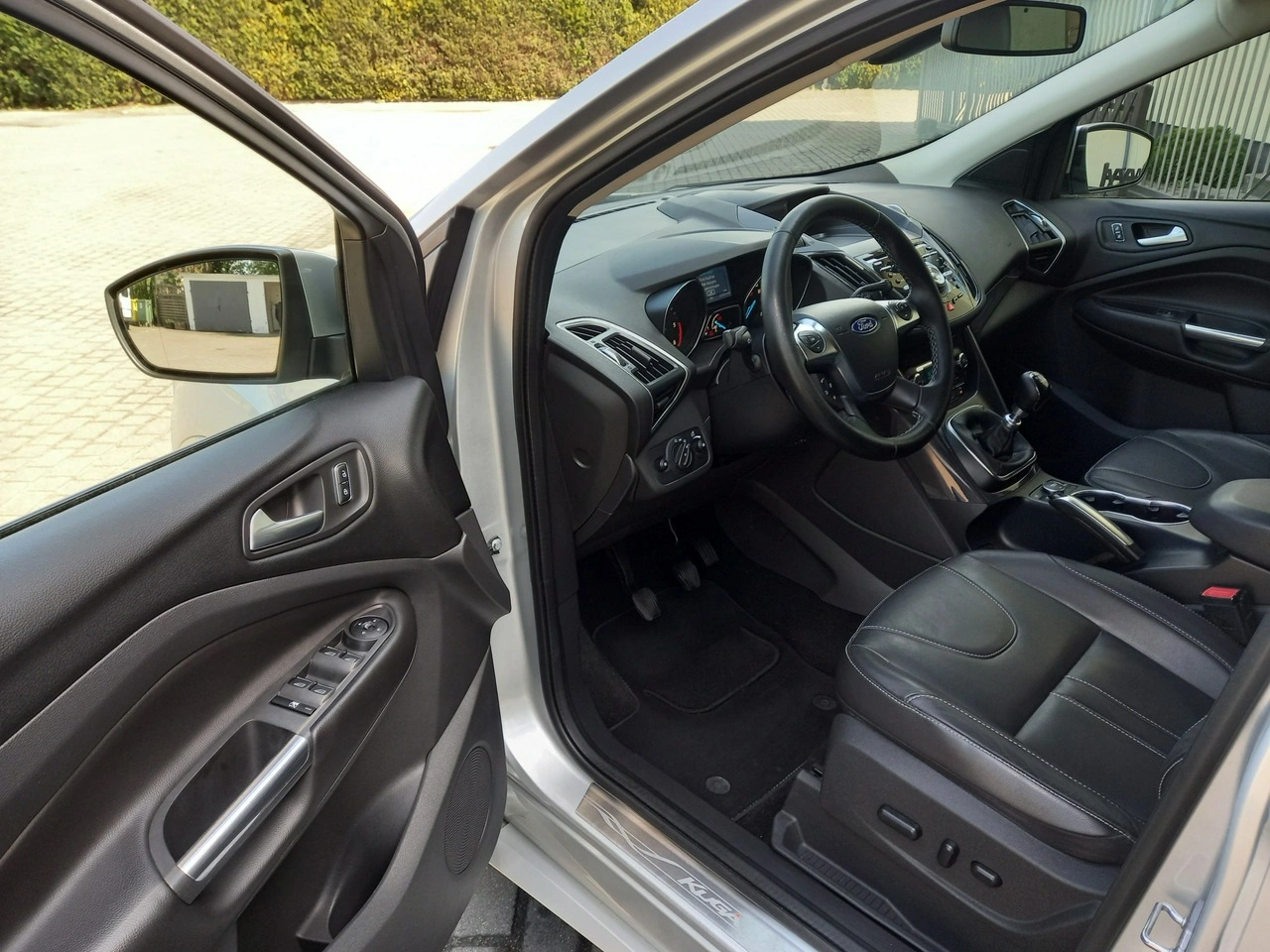 Ford Kuga - Zdjęcie 24