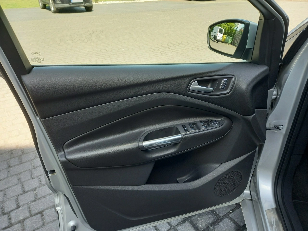 Ford Kuga - Zdjęcie 25