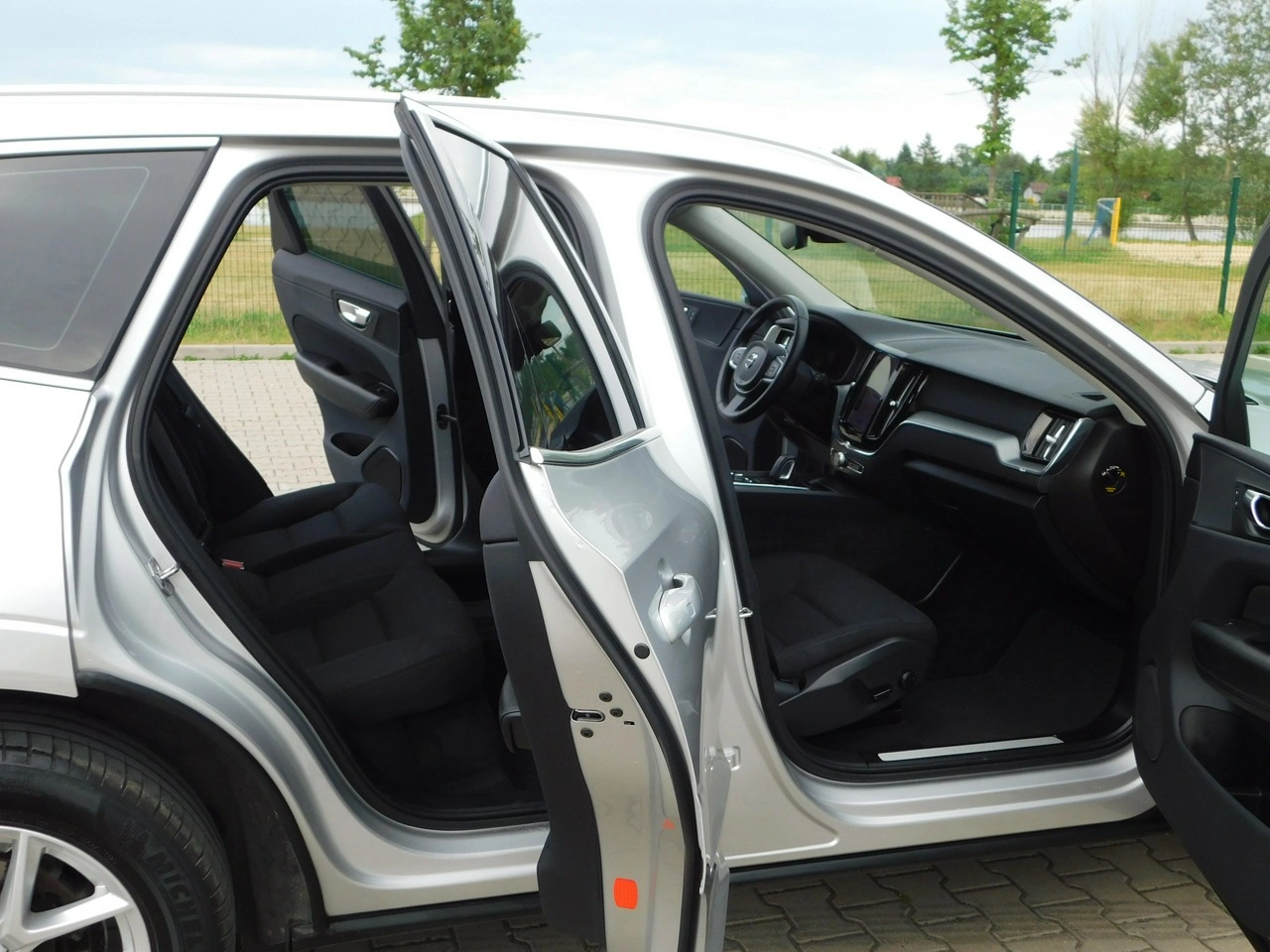 Volvo XC 60 - Zdjęcie 9