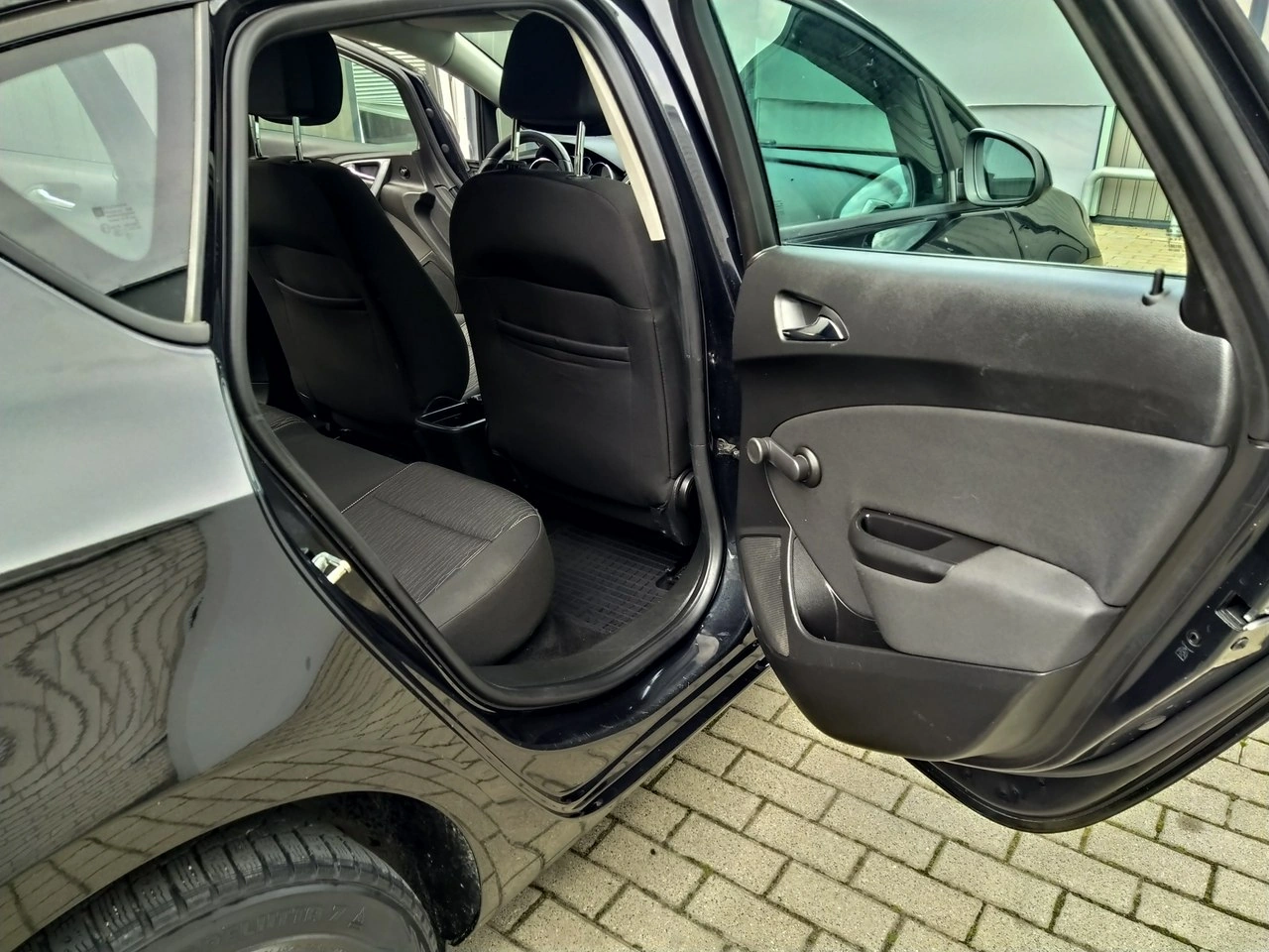 Opel Astra - Zdjęcie 20