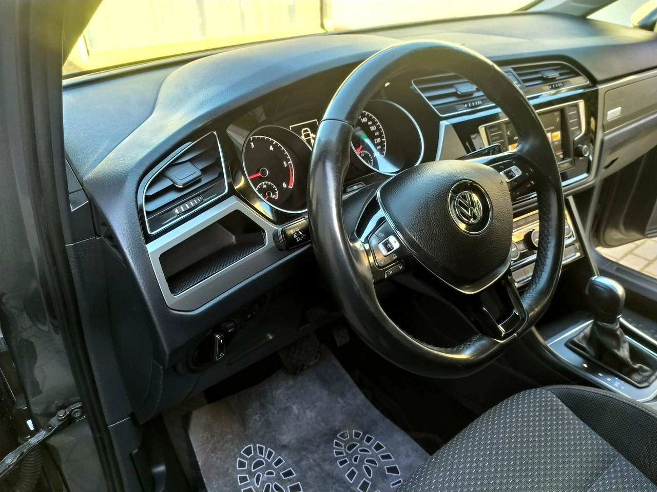 Volkswagen Touran - Zdjęcie 14