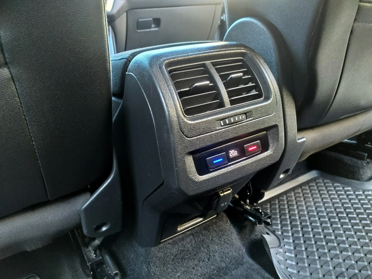 Volkswagen Touran - Zdjęcie 18