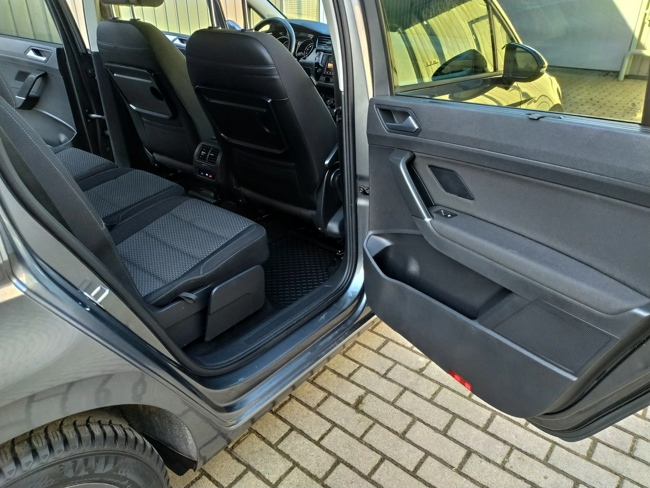 Volkswagen Touran - Zdjęcie 21