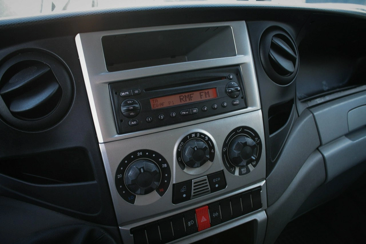 Iveco Daily 35S14 - Zdjęcie 13