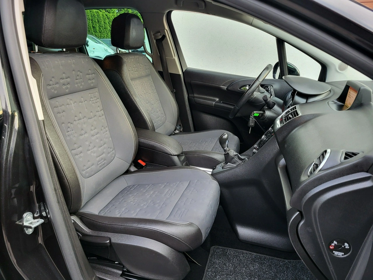 Opel Meriva - Zdjęcie 10
