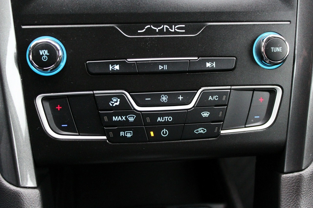 Ford Mondeo SW - Zdjęcie 17