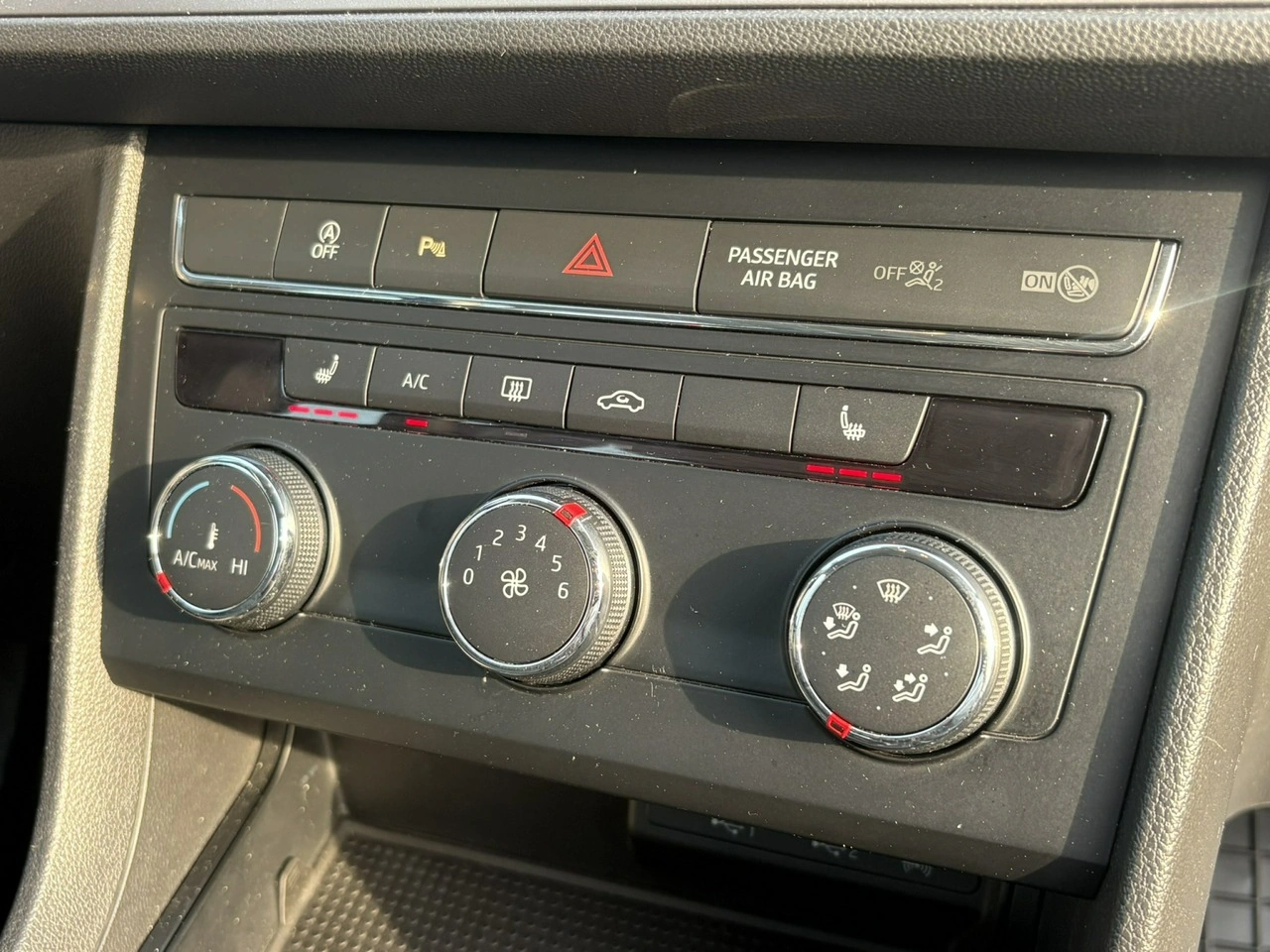 Seat Leon - Zdjęcie 15