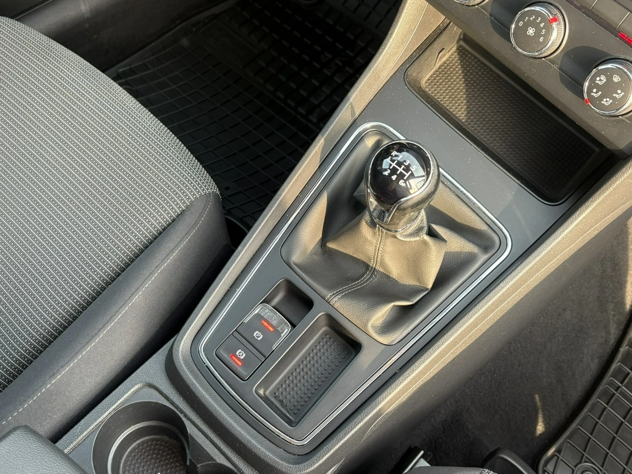 Seat Leon - Zdjęcie 16
