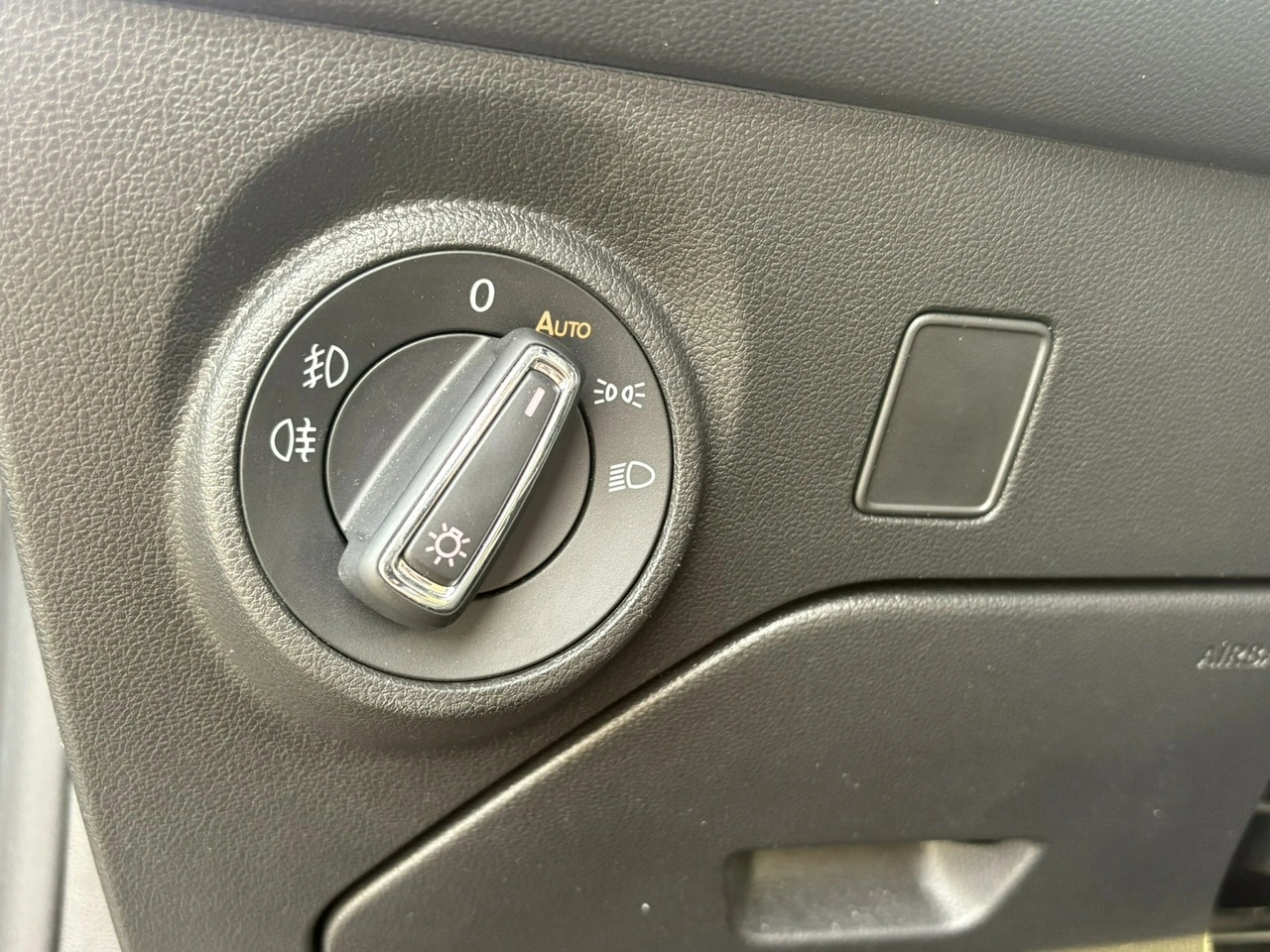 Seat Leon - Zdjęcie 21