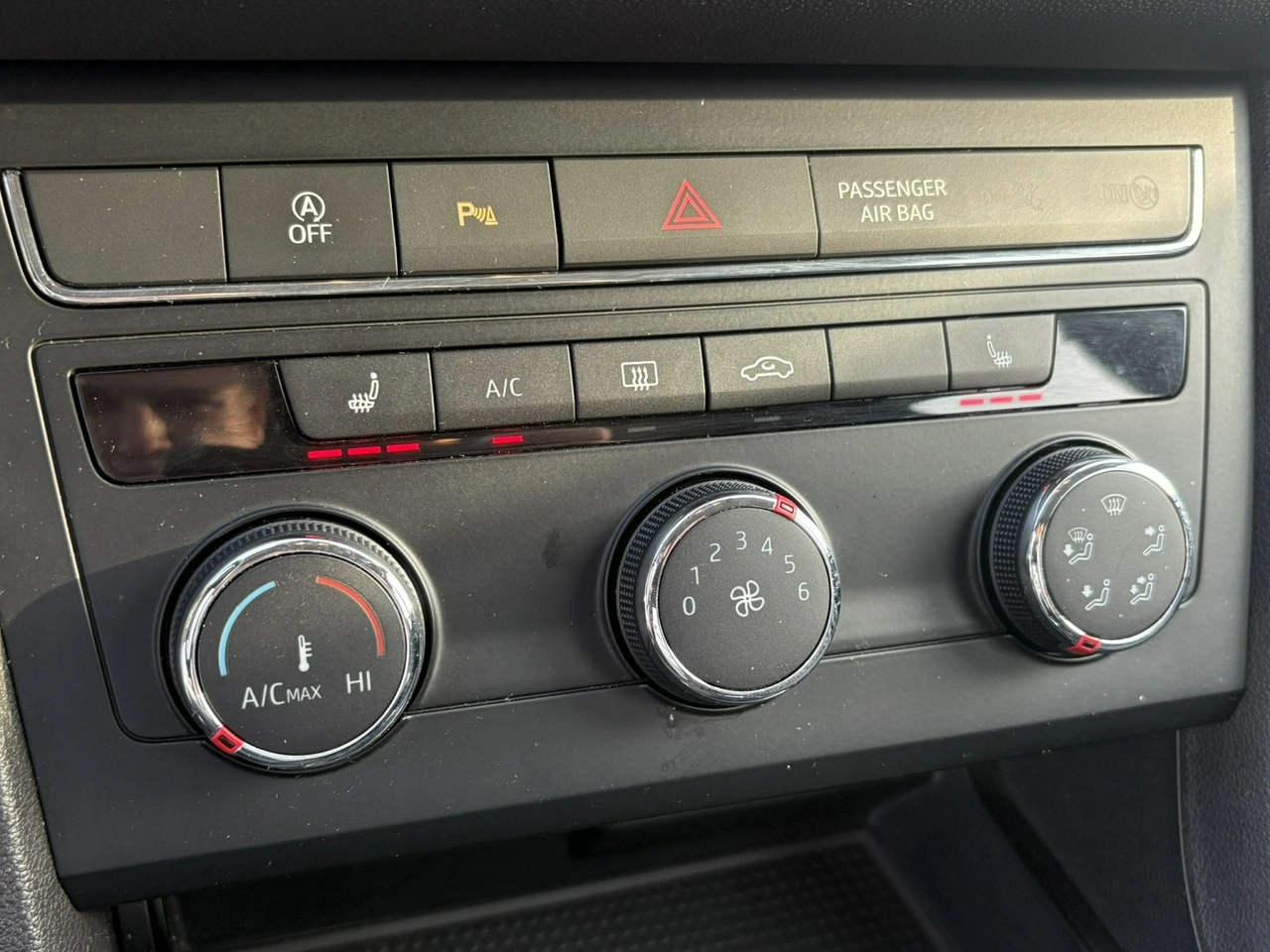 Seat Leon - Zdjęcie 24