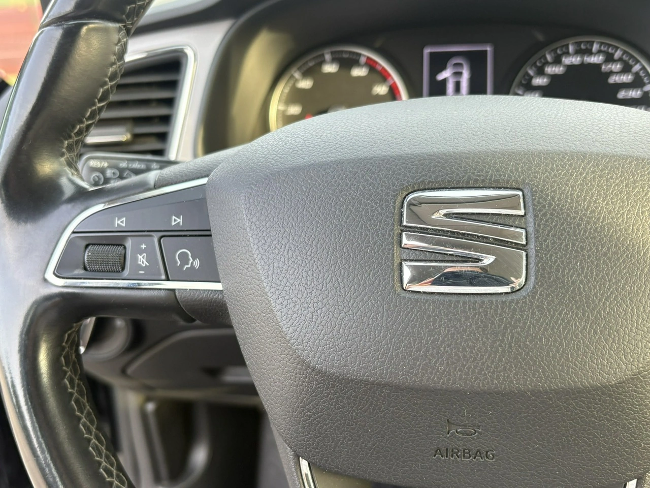 Seat Leon - Zdjęcie 28