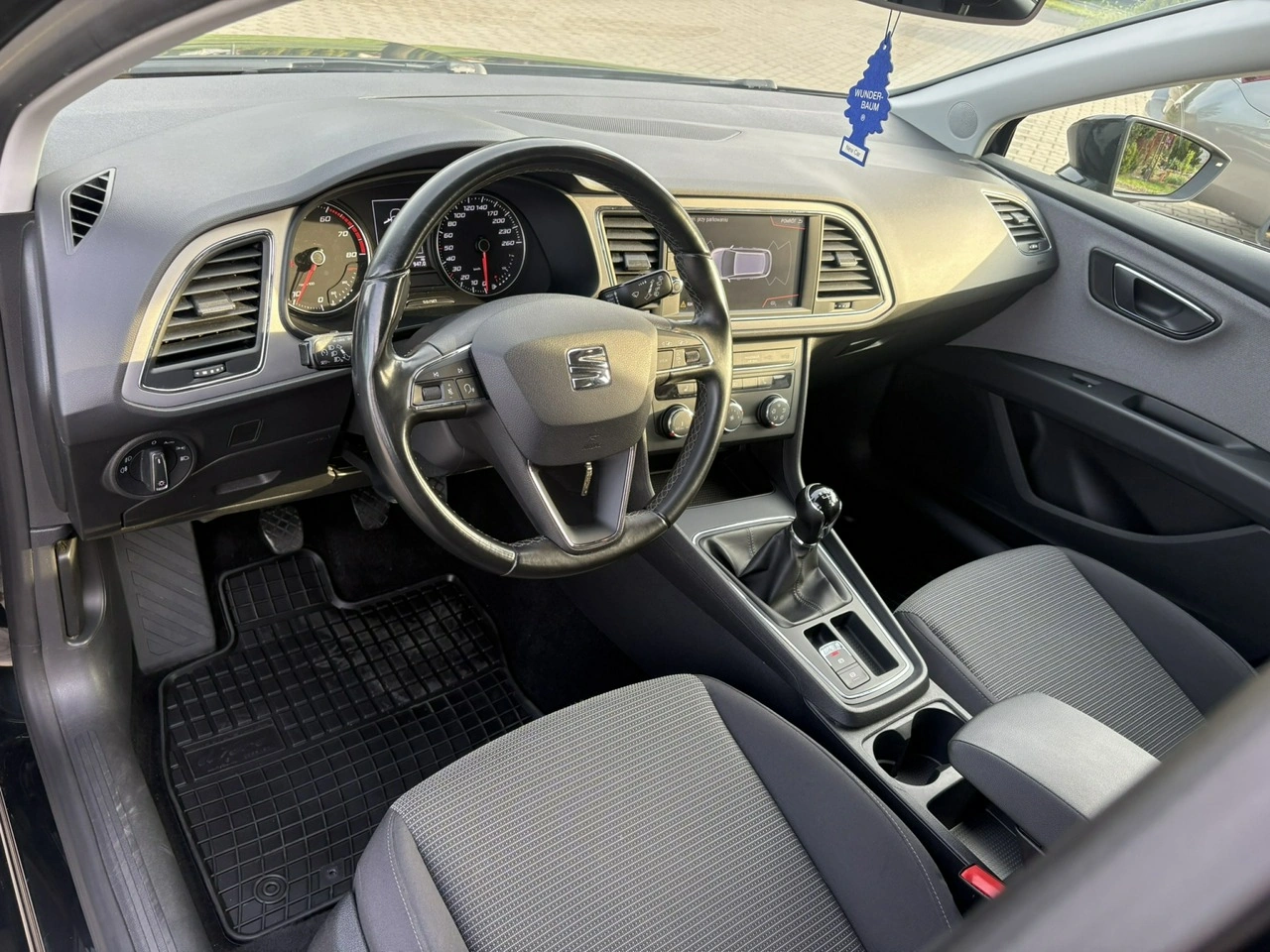 Seat Leon - Zdjęcie 8