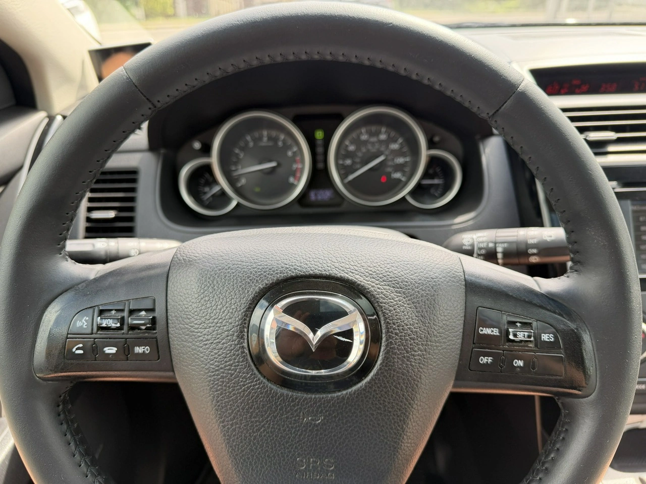 Mazda CX-9 - Zdjęcie 8