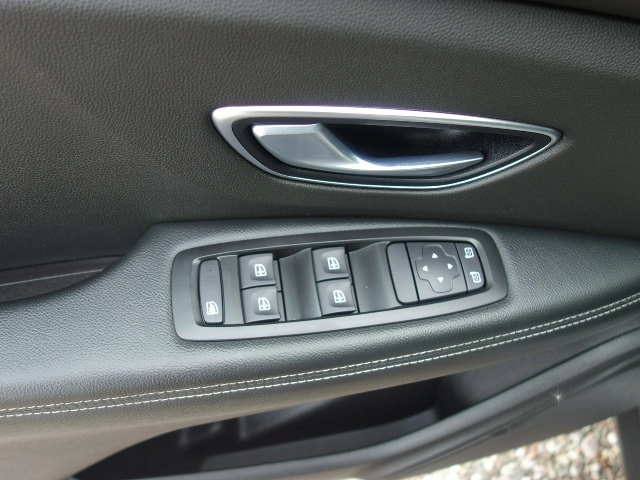 Renault Scenic - Zdjęcie 17
