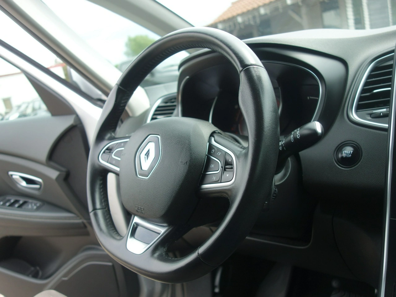 Renault Scenic - Zdjęcie 19