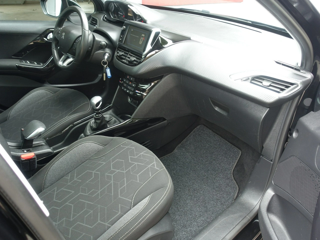 Peugeot 2008 - Zdjęcie 12