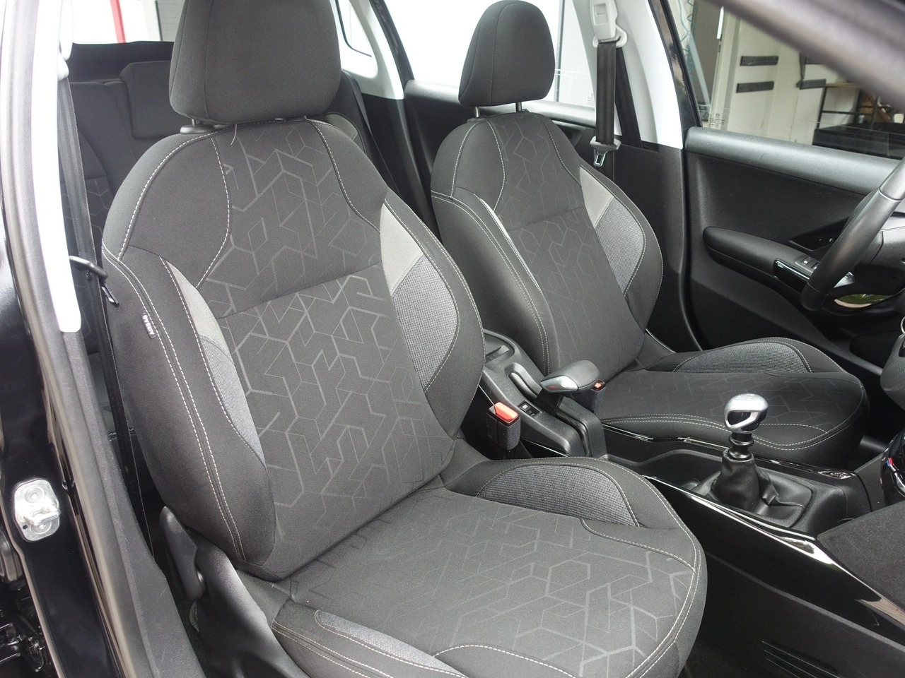 Peugeot 2008 - Zdjęcie 14