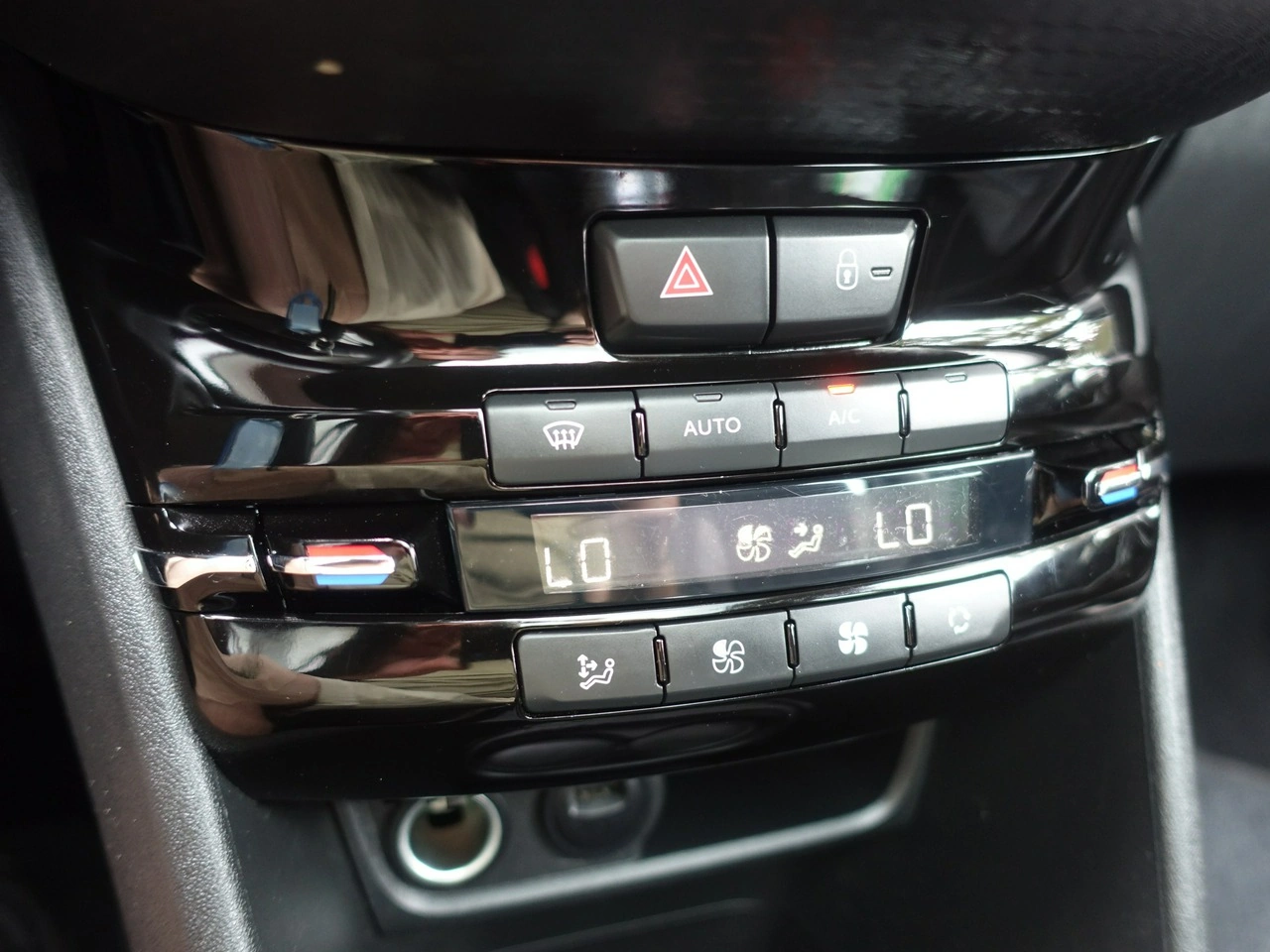 Peugeot 2008 - Zdjęcie 20