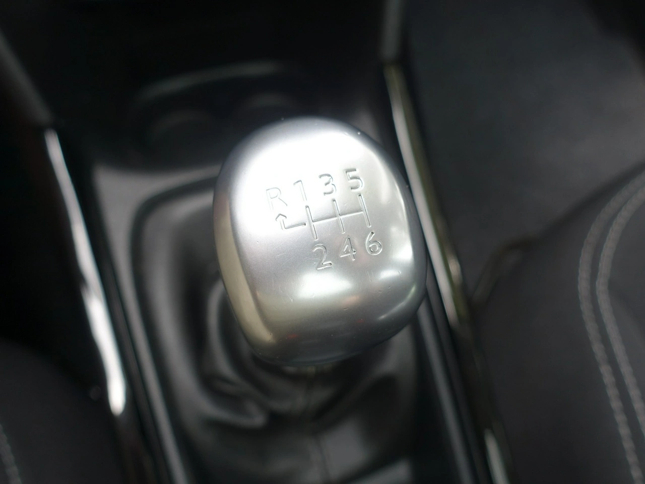 Peugeot 2008 - Zdjęcie 21