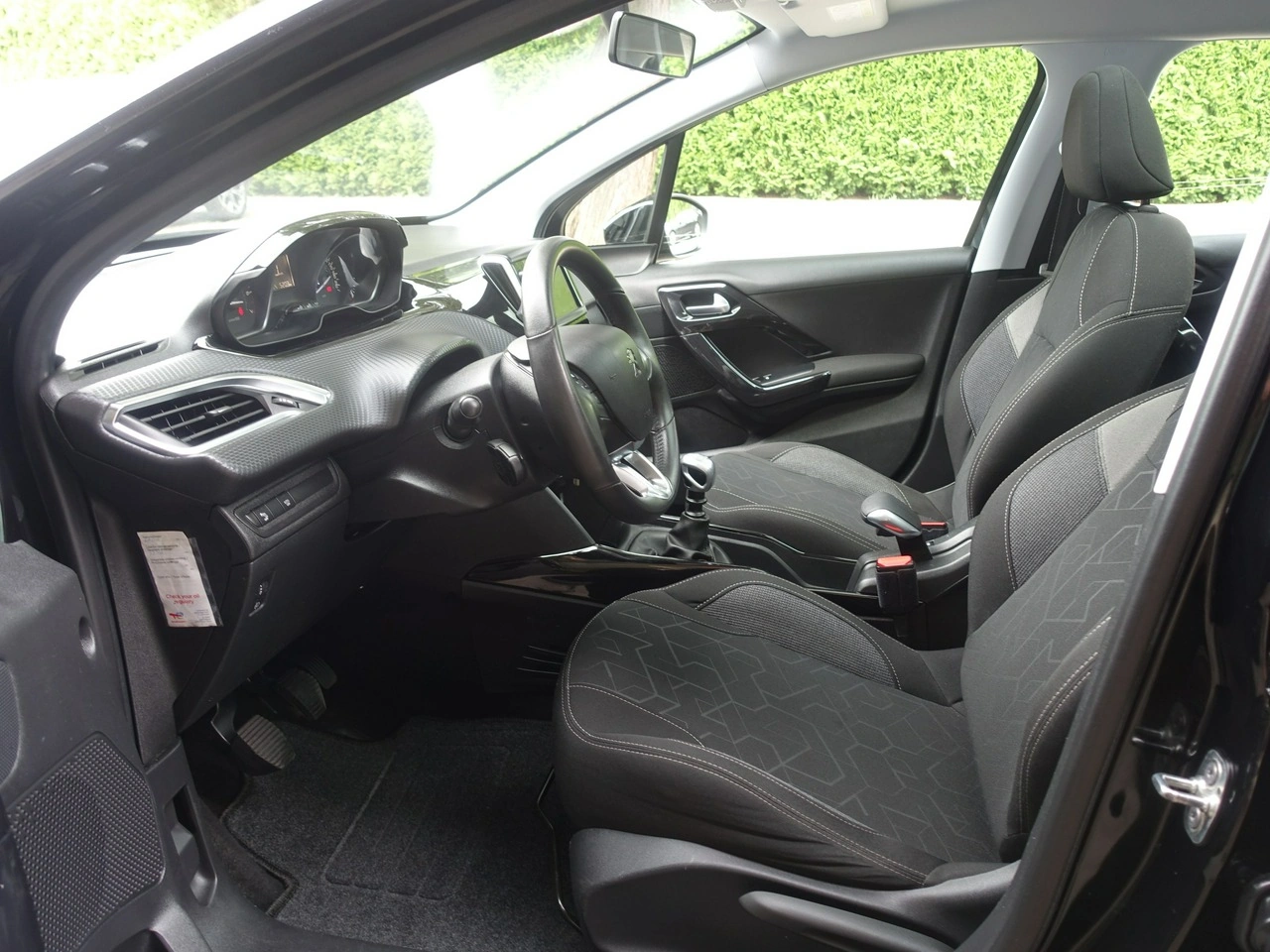 Peugeot 2008 - Zdjęcie 8