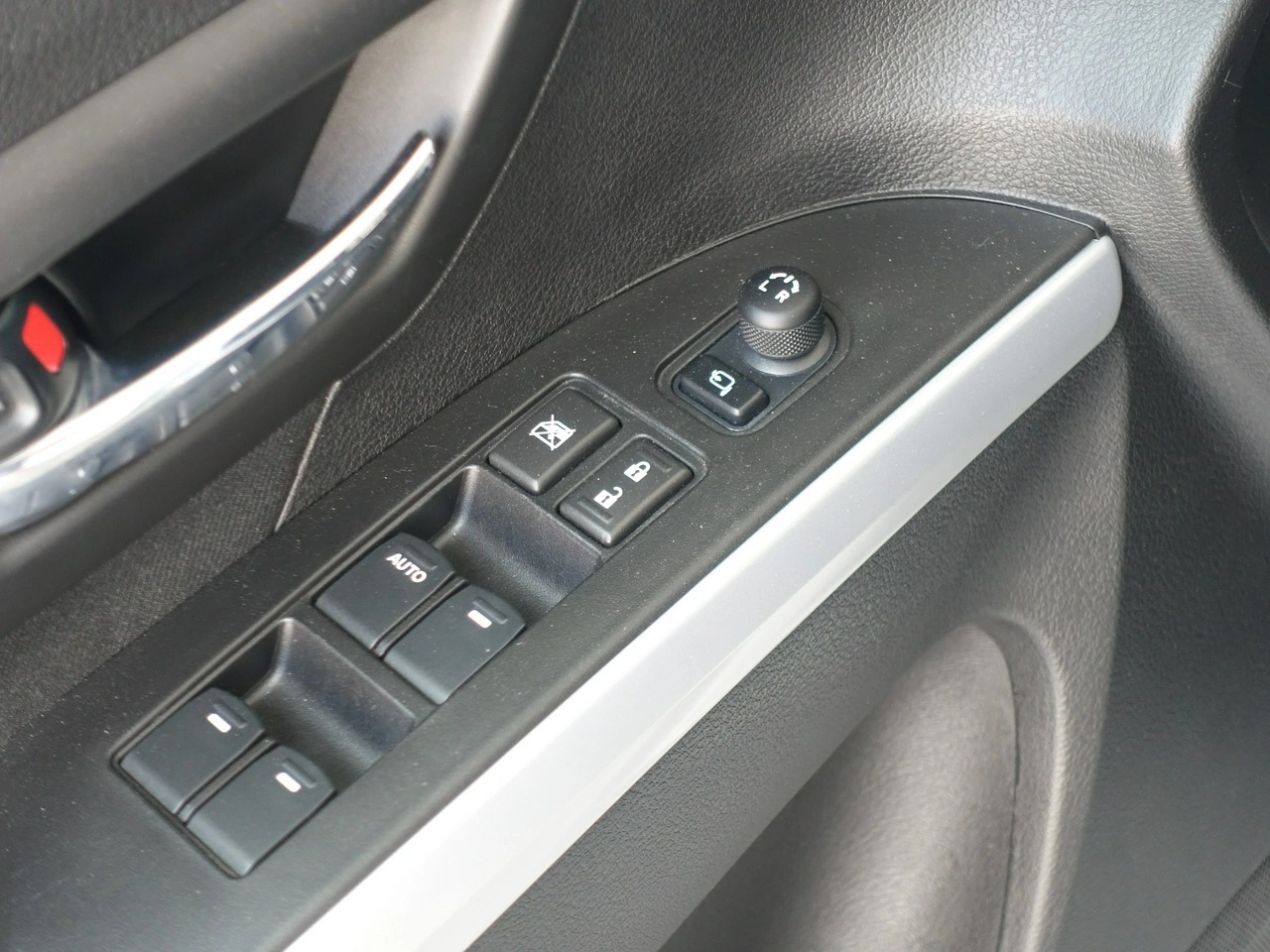 Suzuki SX4 S-Cross - Zdjęcie 13