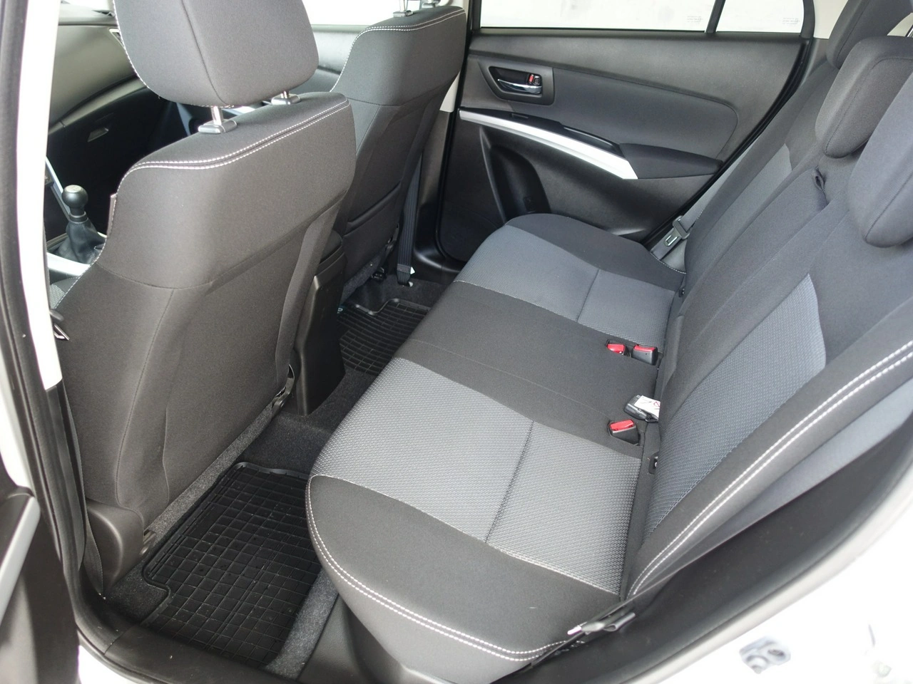 Suzuki SX4 S-Cross - Zdjęcie 15