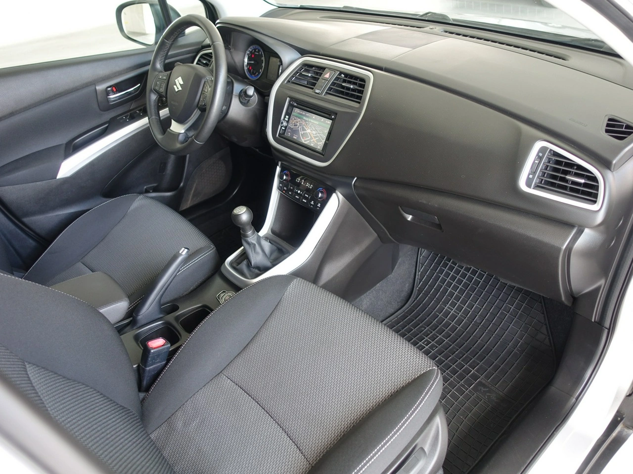 Suzuki SX4 S-Cross - Zdjęcie 18