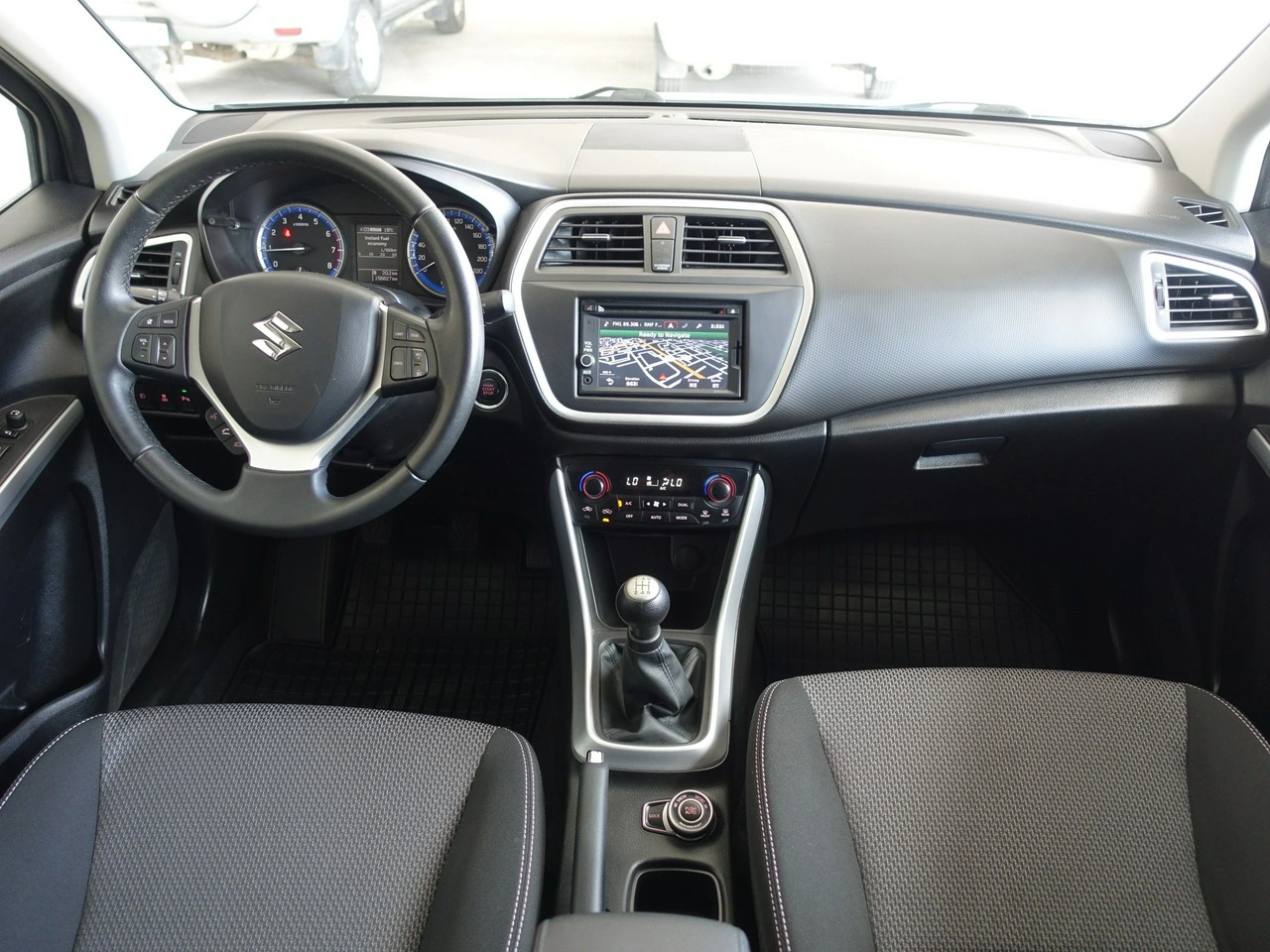 Suzuki SX4 S-Cross - Zdjęcie 17
