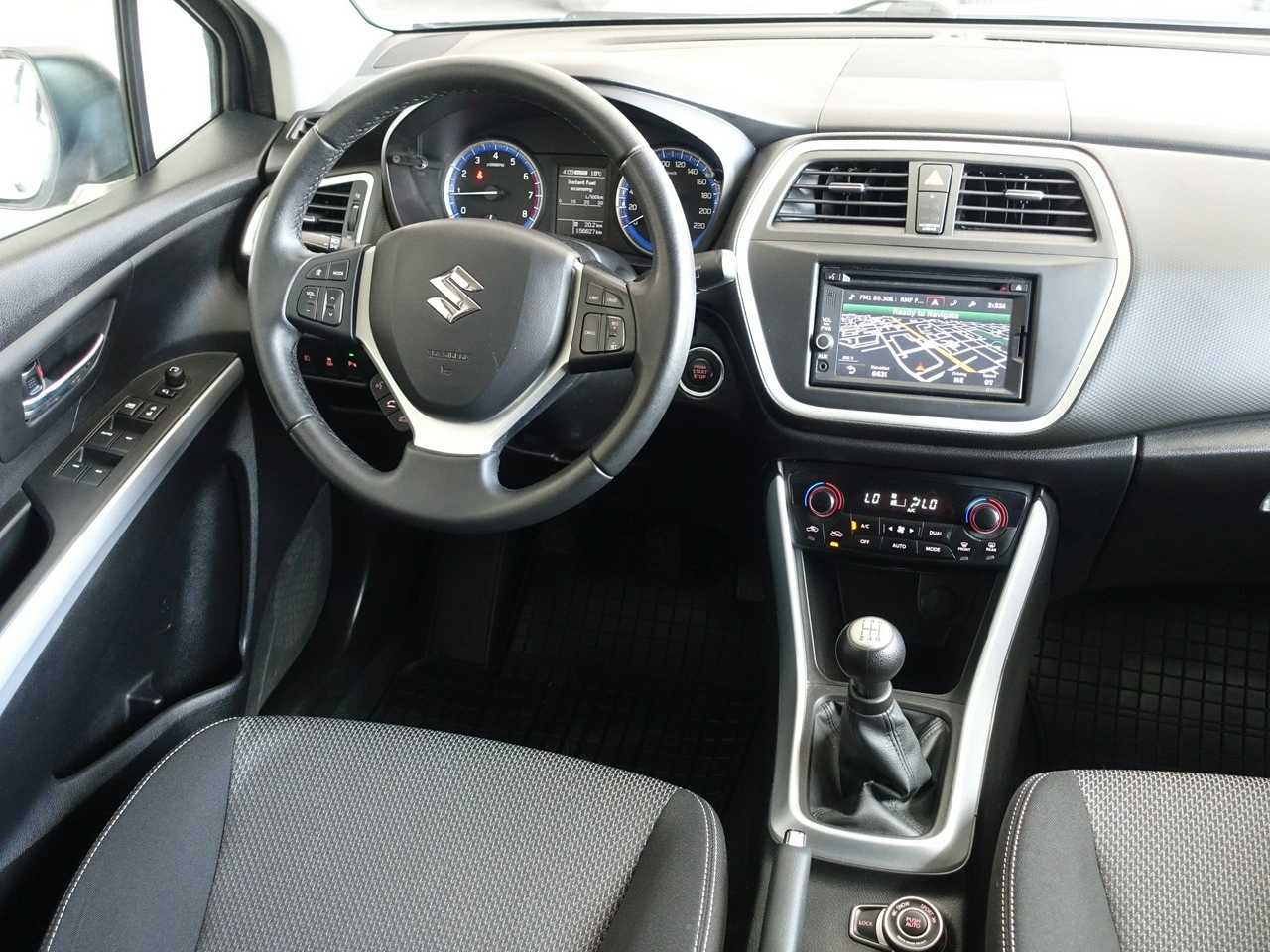 Suzuki SX4 S-Cross - Zdjęcie 21
