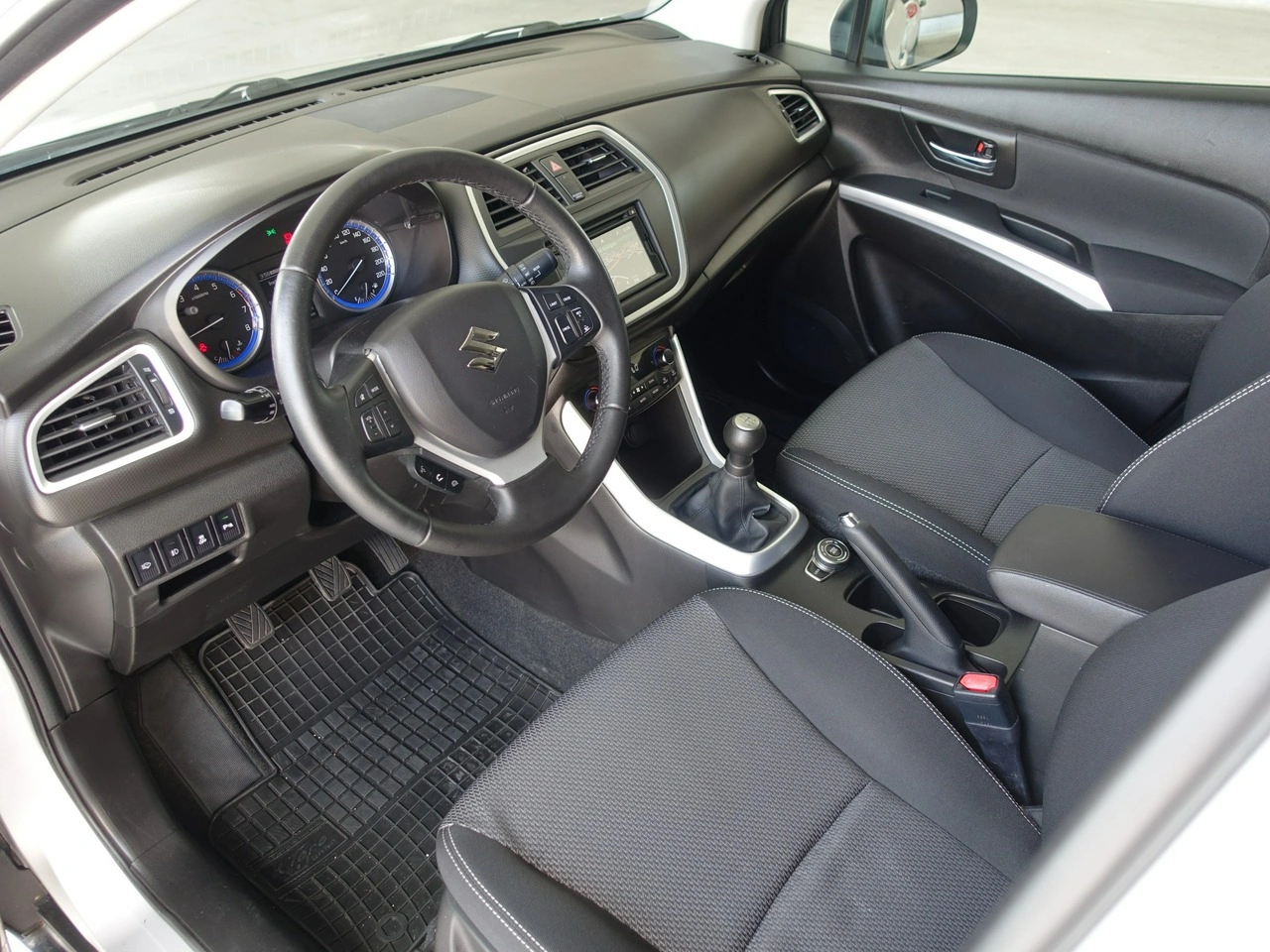 Suzuki SX4 S-Cross - Zdjęcie 11
