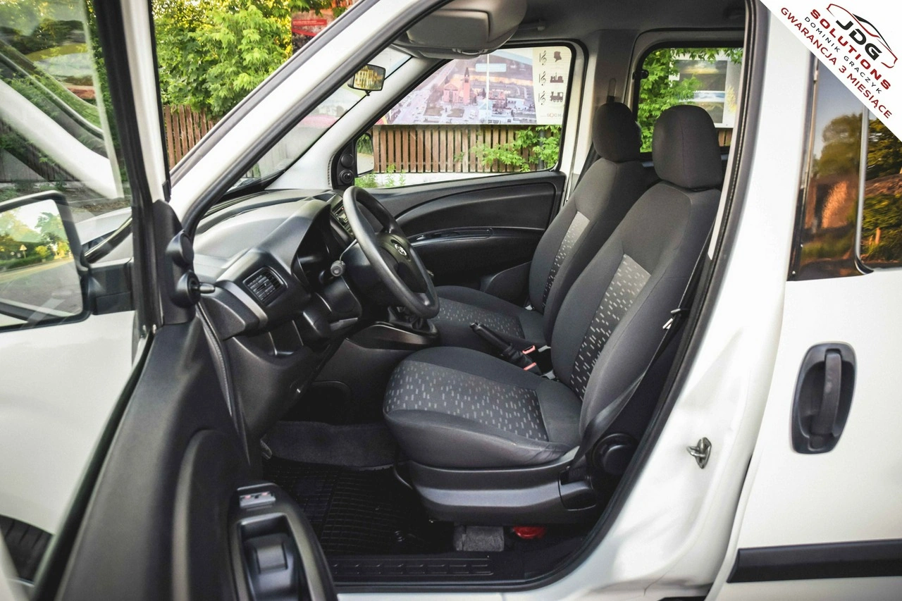 Opel Combo - Zdjęcie 16