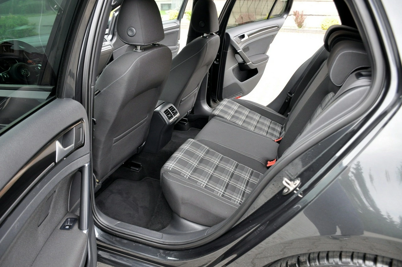 Volkswagen Golf - Zdjęcie 19