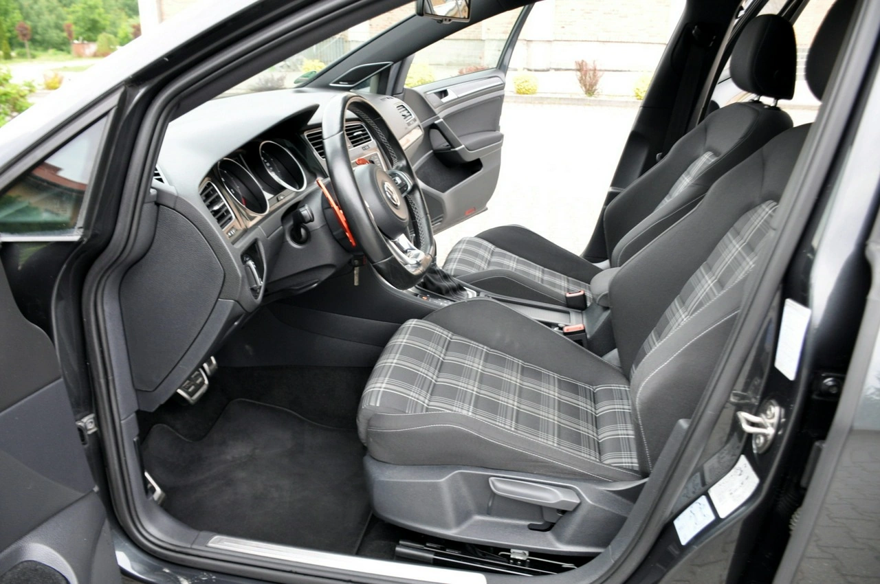 Volkswagen Golf - Zdjęcie 20