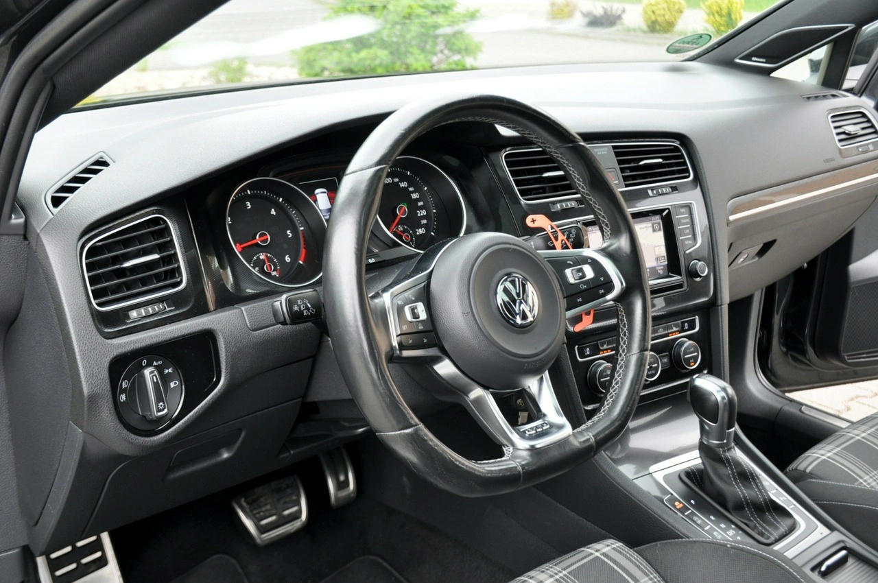 Volkswagen Golf - Zdjęcie 21