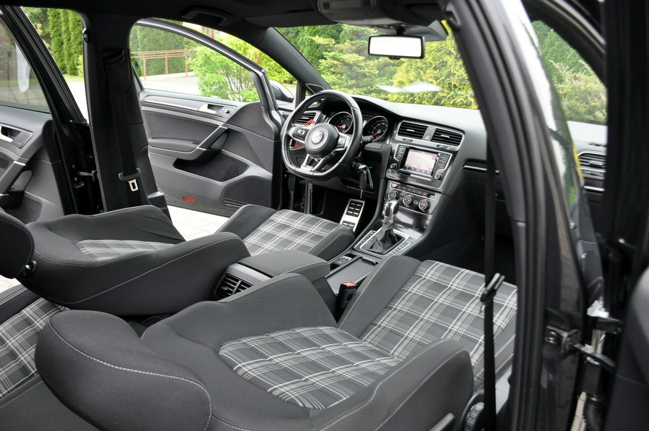 Volkswagen Golf - Zdjęcie 22