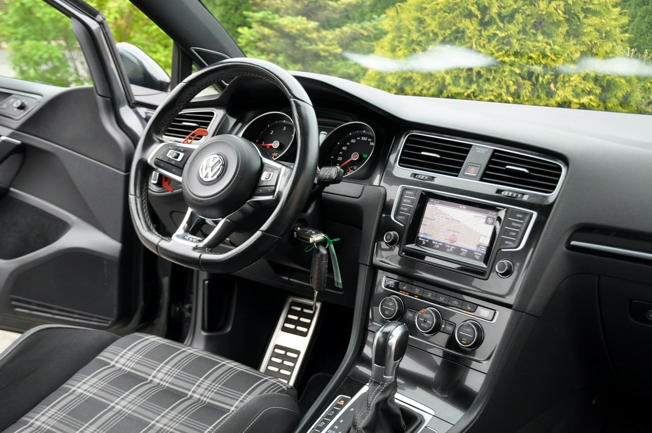 Volkswagen Golf - Zdjęcie 24
