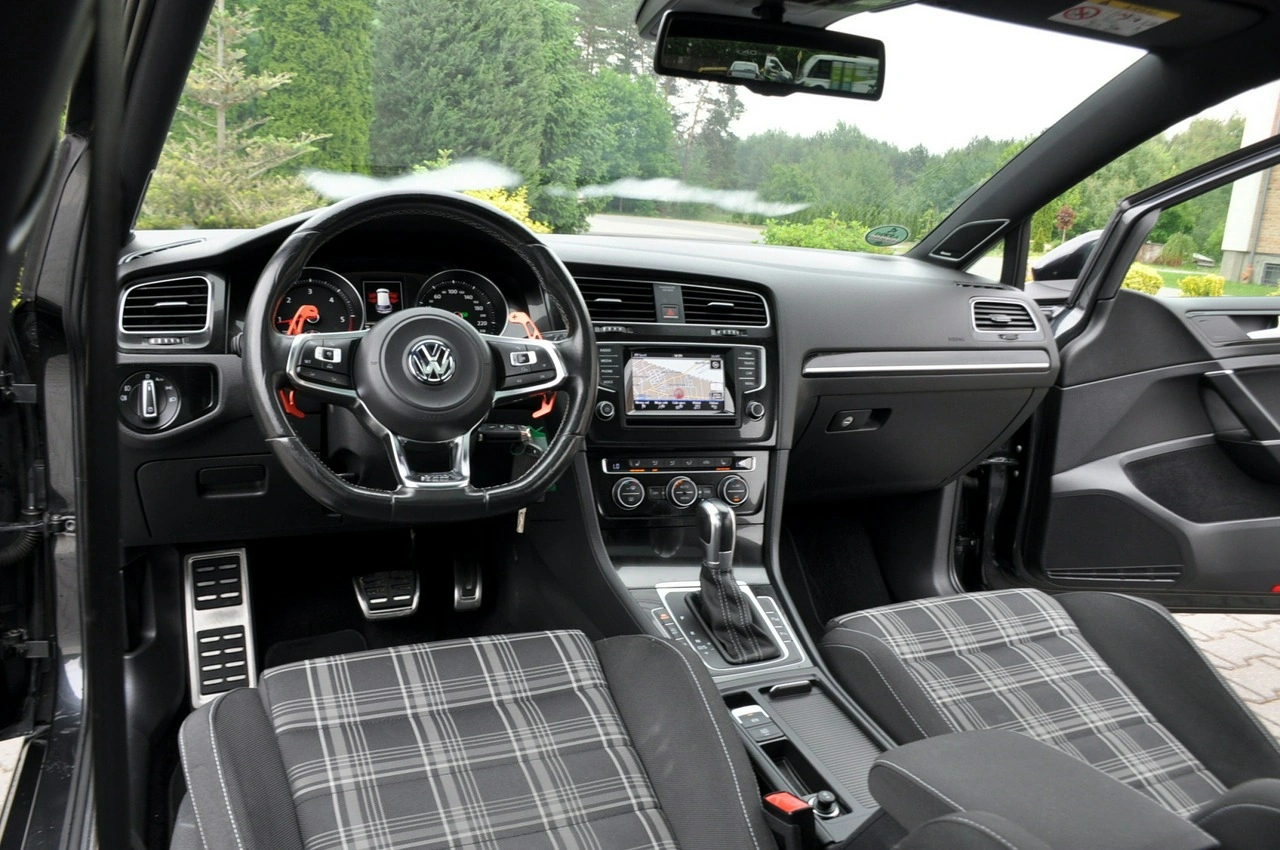 Volkswagen Golf - Zdjęcie 27