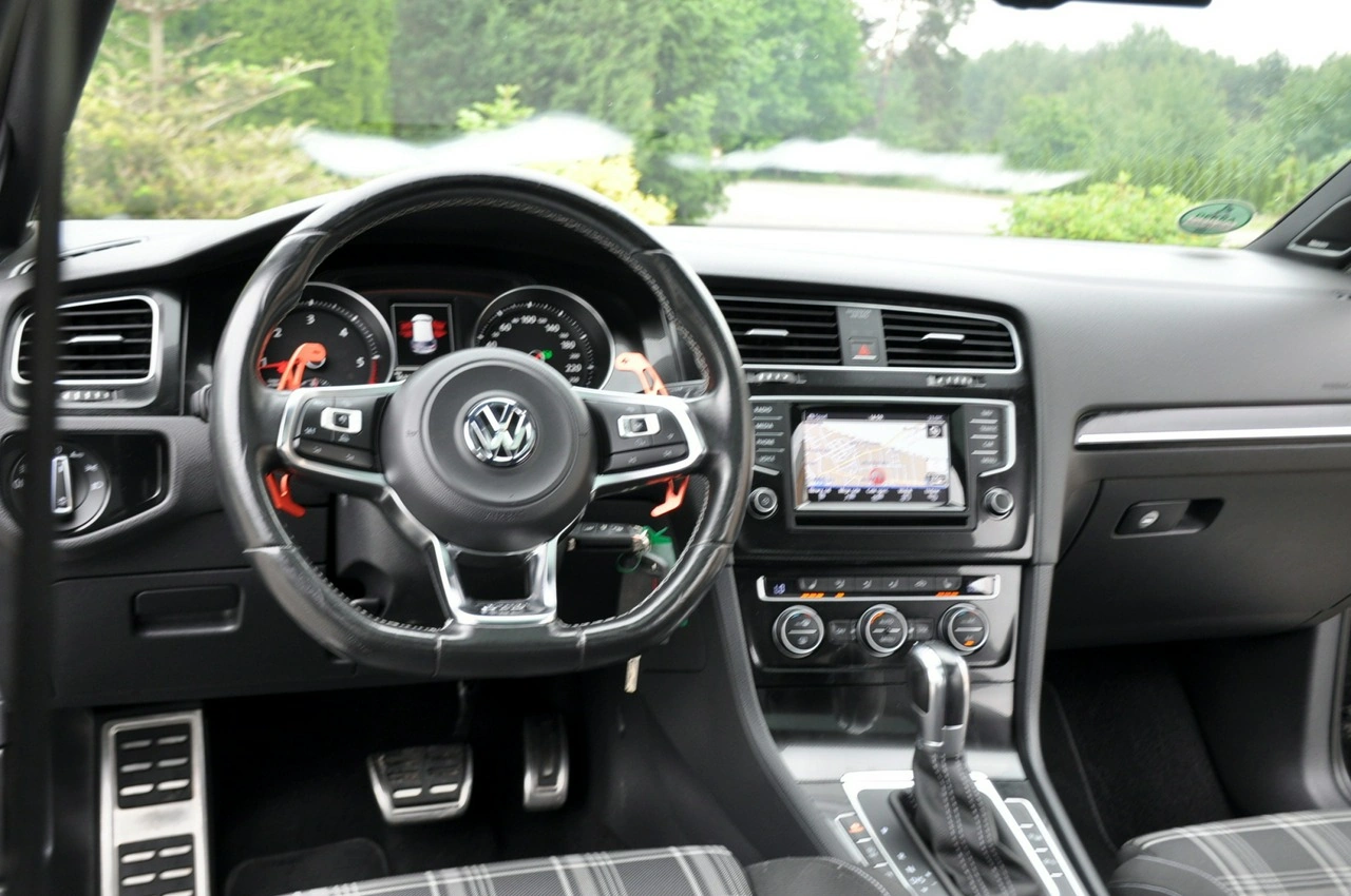 Volkswagen Golf - Zdjęcie 28