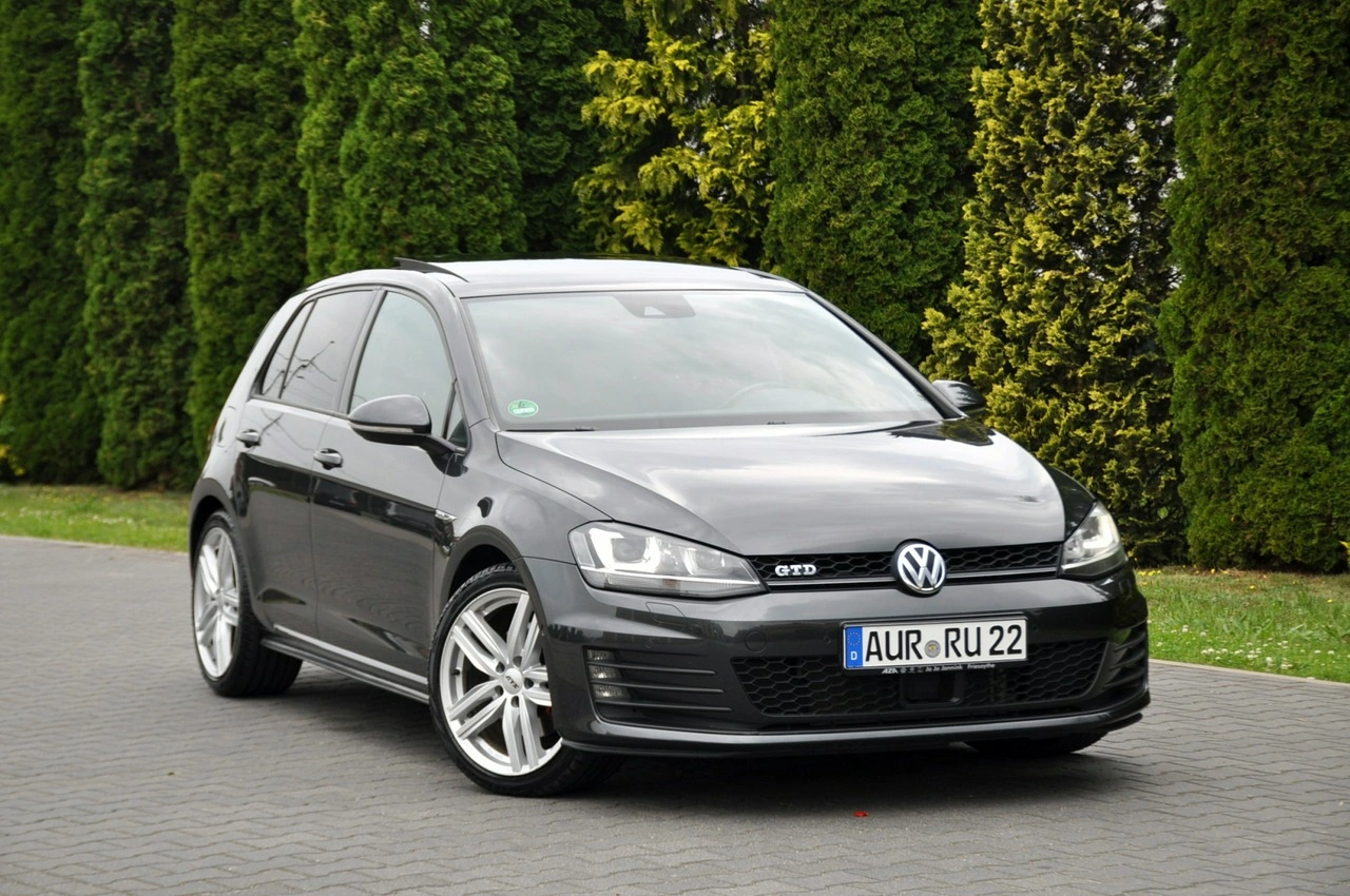 Volkswagen Golf - Zdjęcie 1