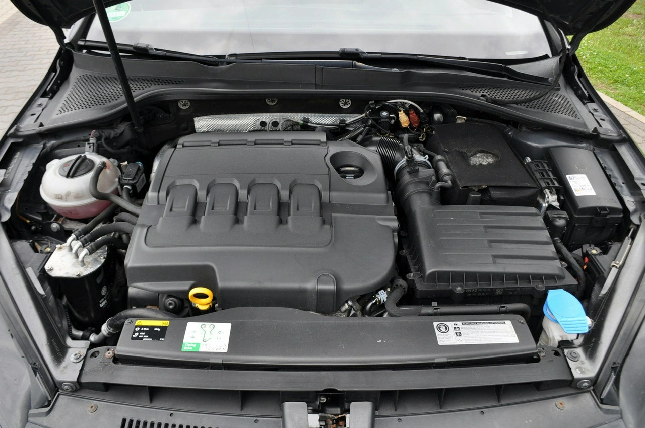 Volkswagen Golf - Zdjęcie 38