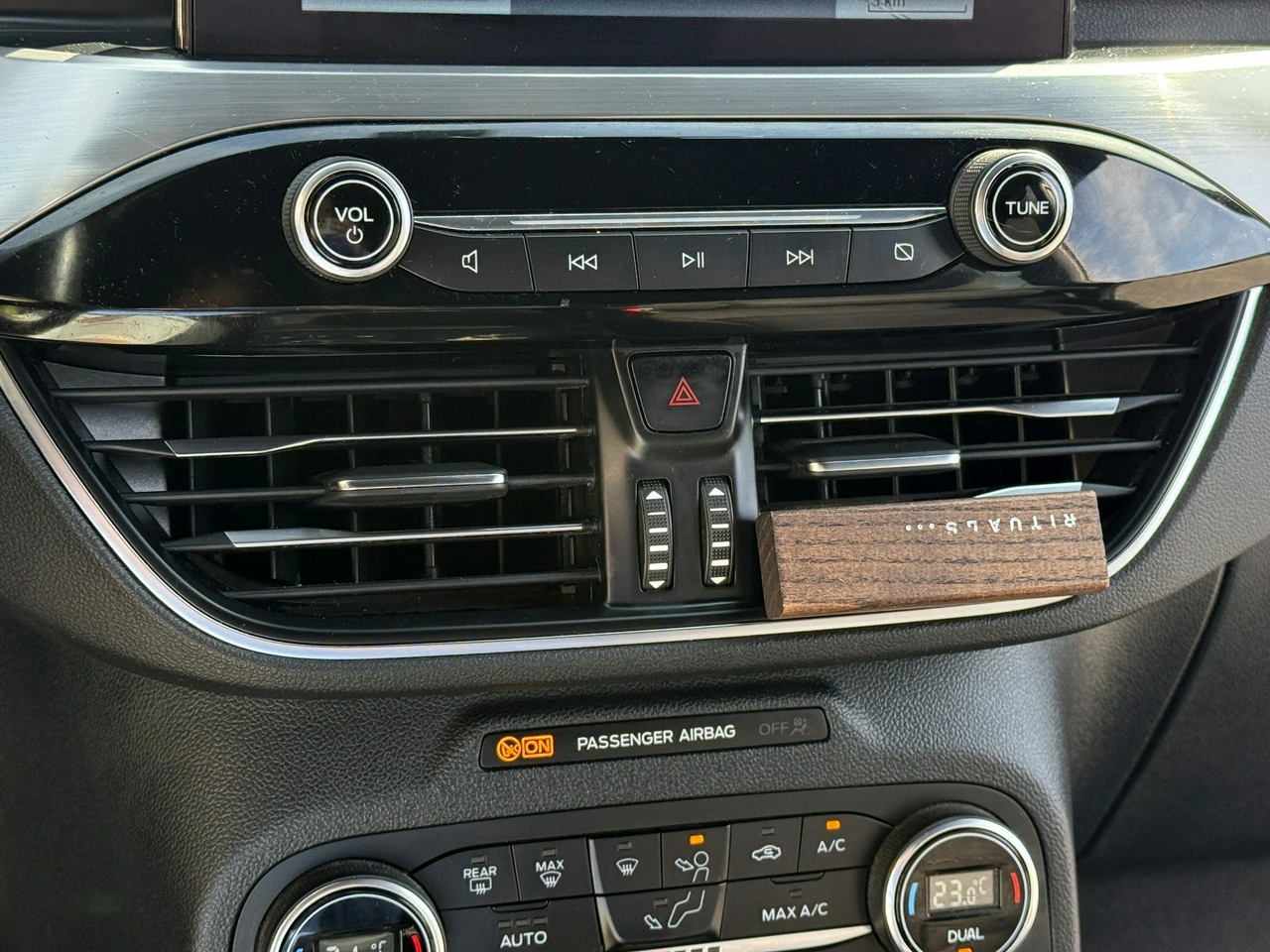 Ford Kuga - Zdjęcie 11