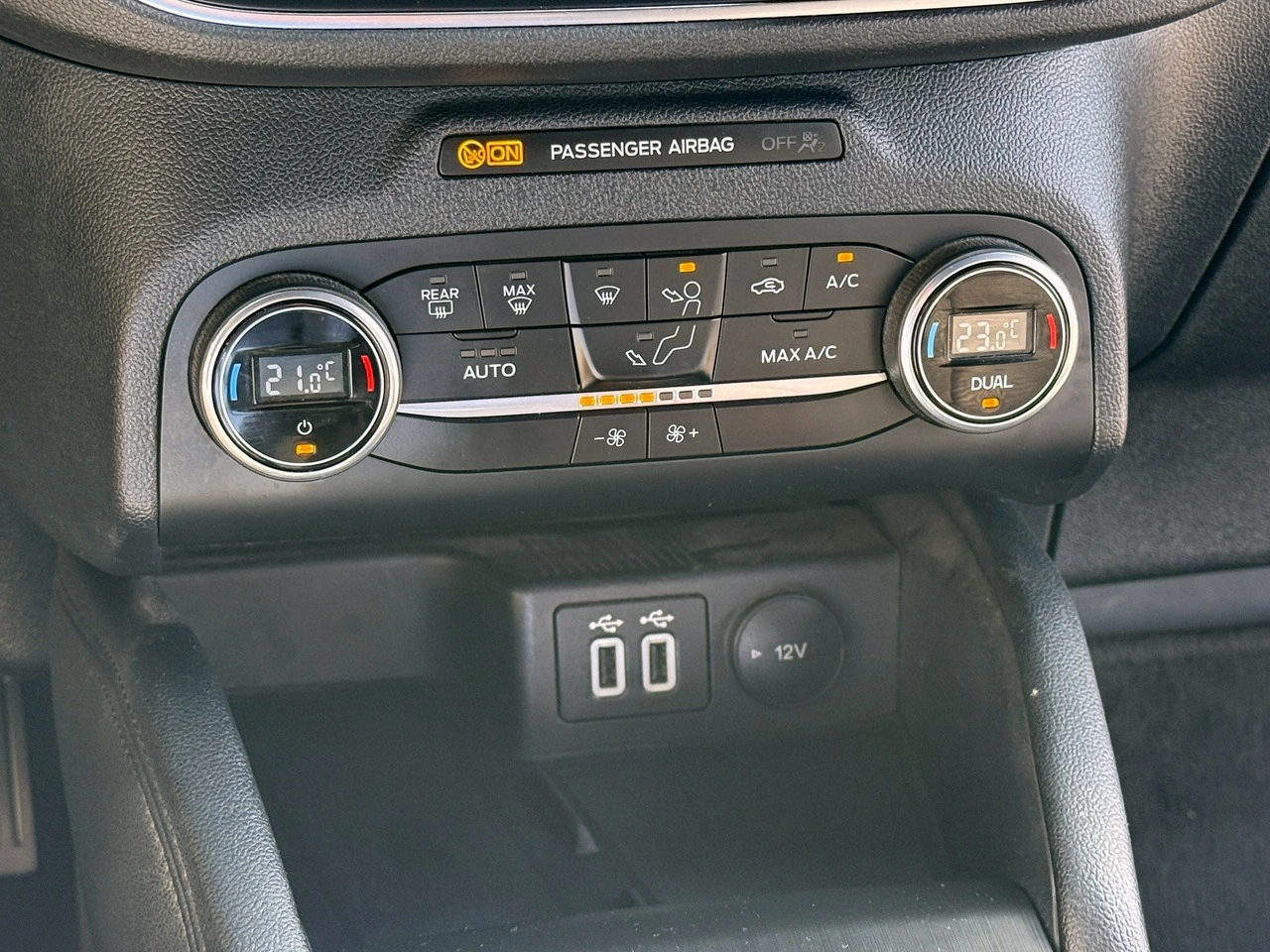 Ford Kuga - Zdjęcie 12