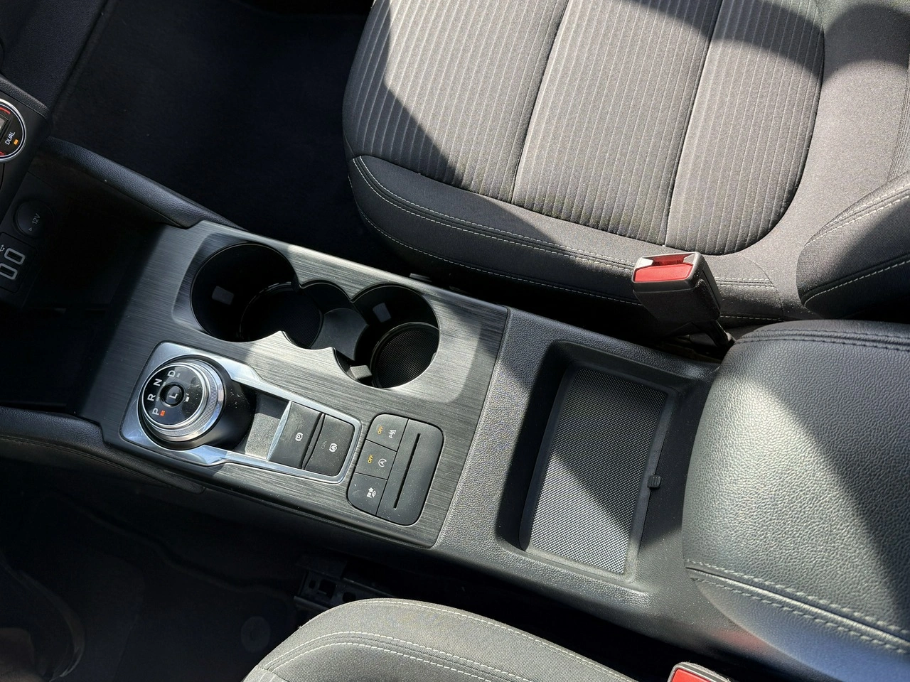 Ford Kuga - Zdjęcie 15