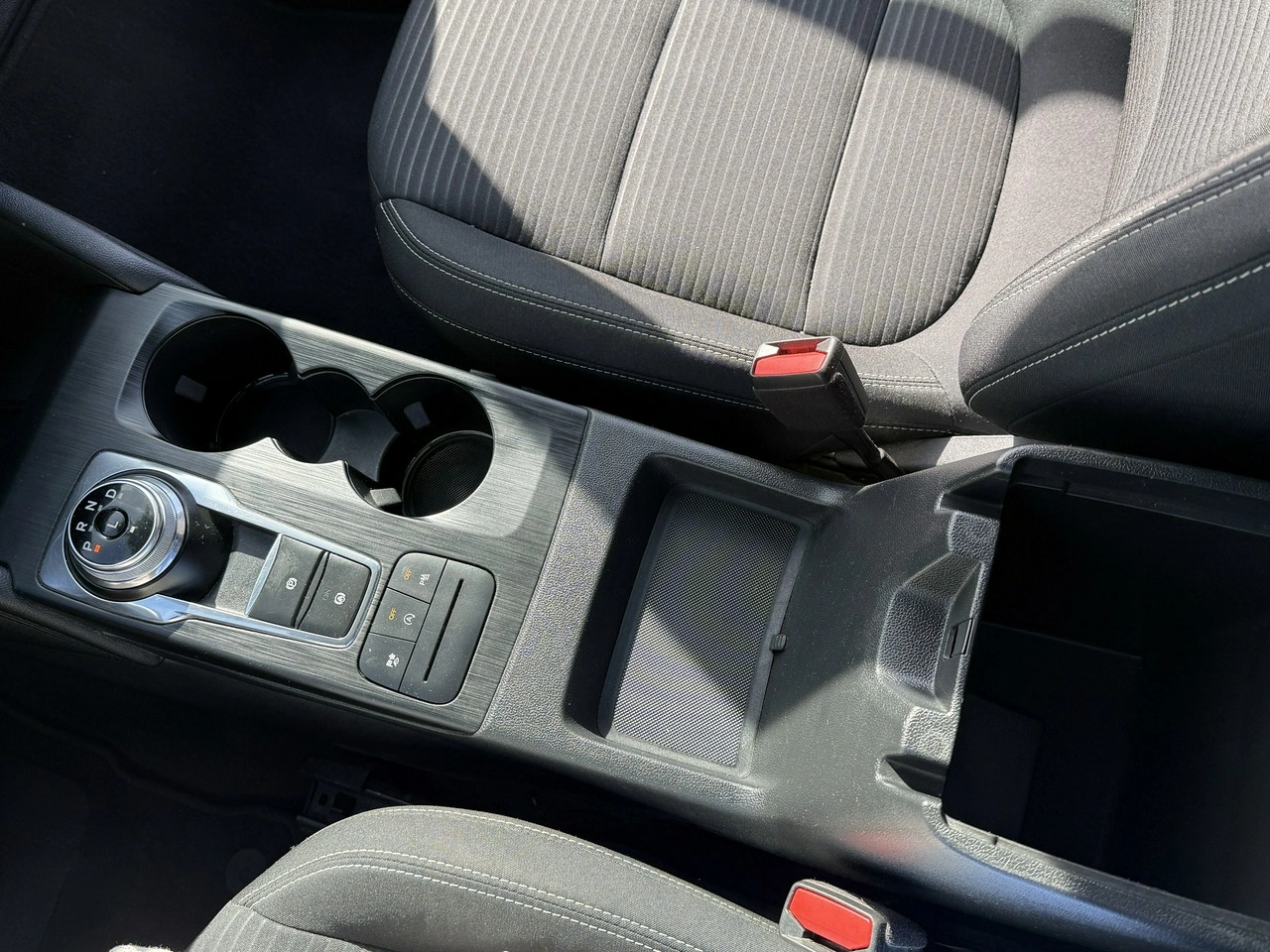 Ford Kuga - Zdjęcie 16