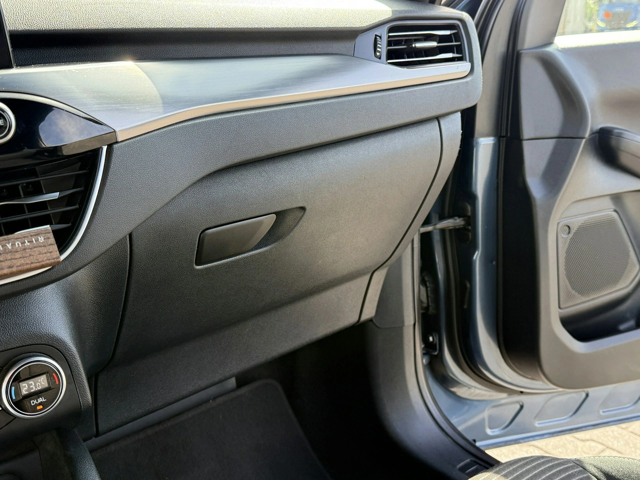 Ford Kuga - Zdjęcie 17