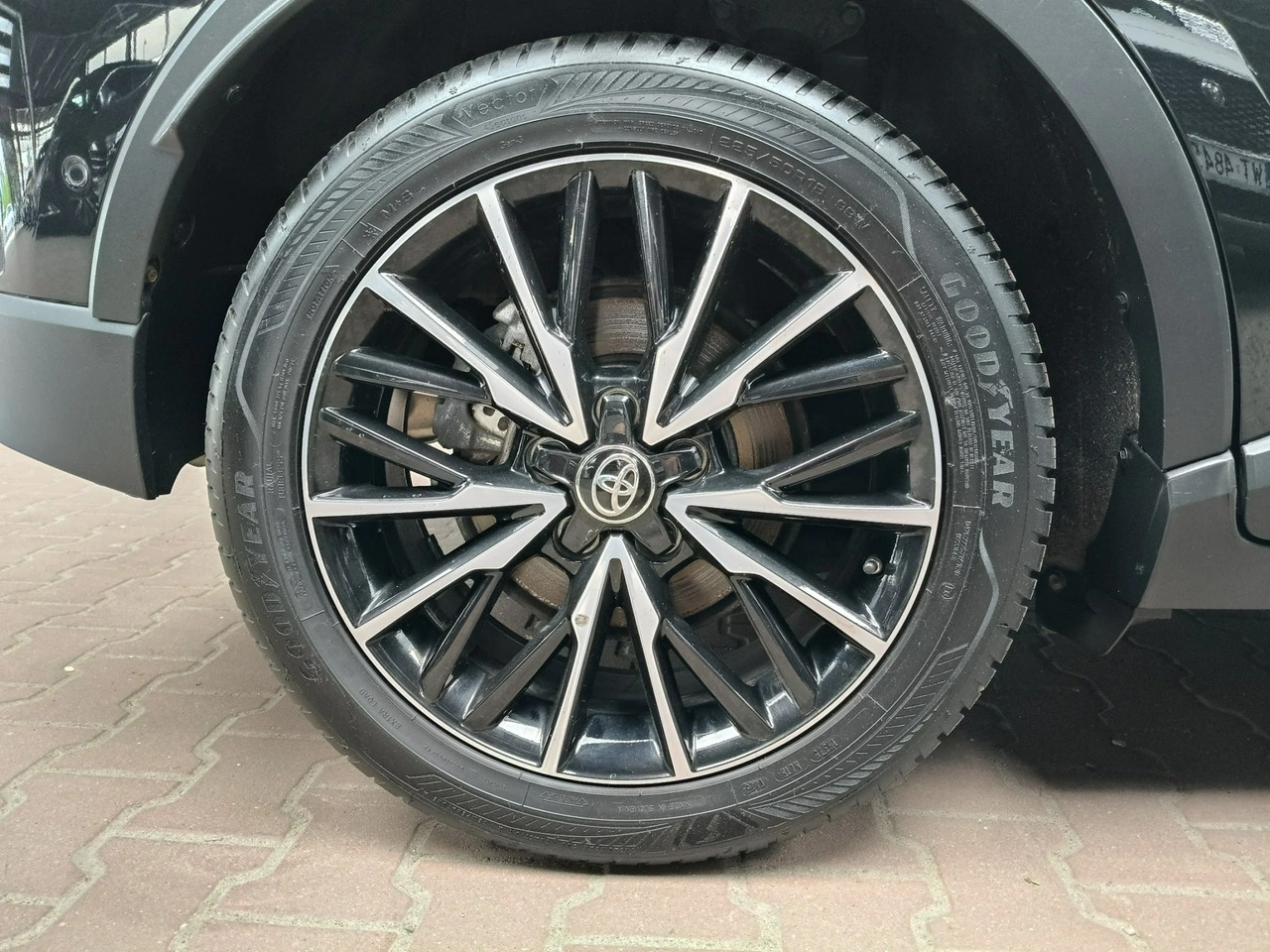 Toyota C-HR - Zdjęcie 11