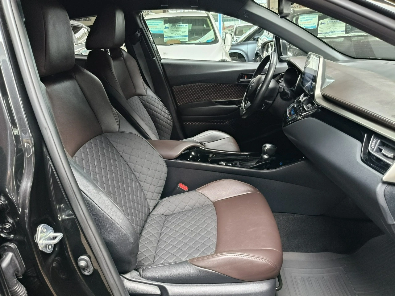 Toyota C-HR - Zdjęcie 16