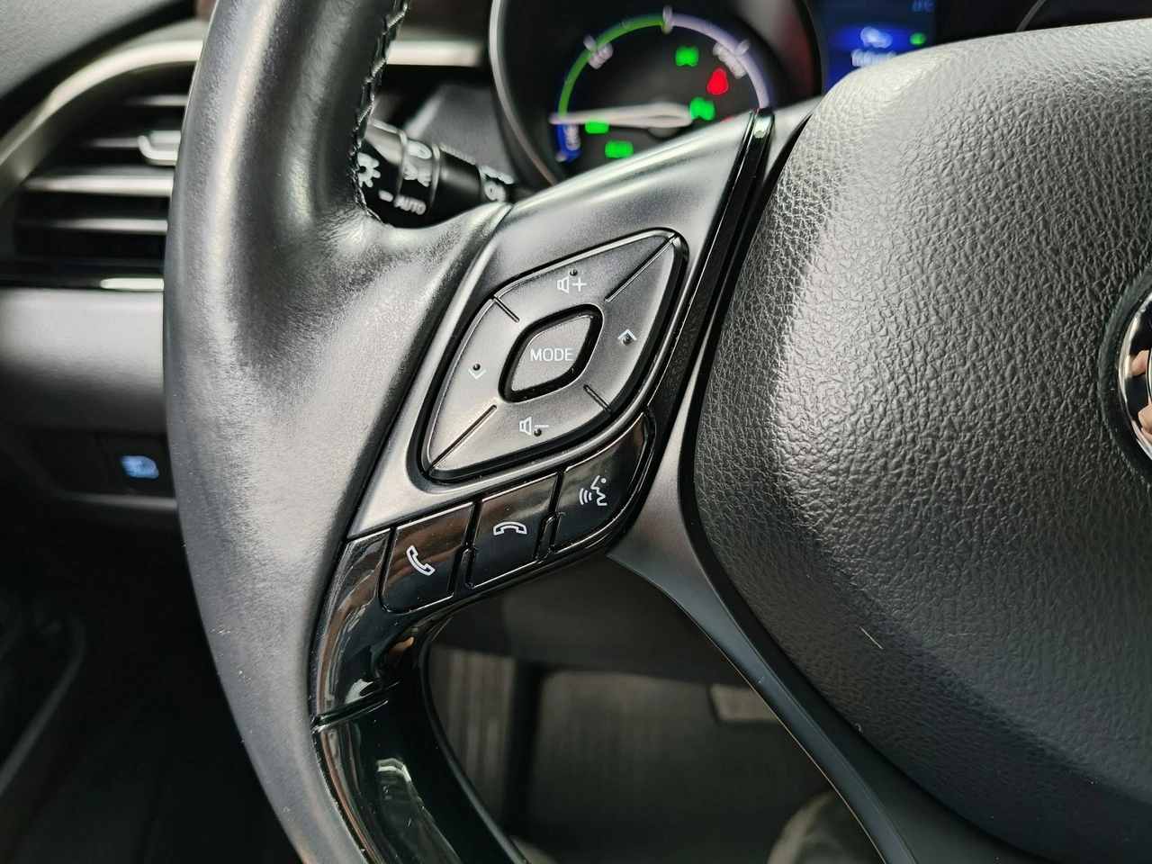 Toyota C-HR - Zdjęcie 23