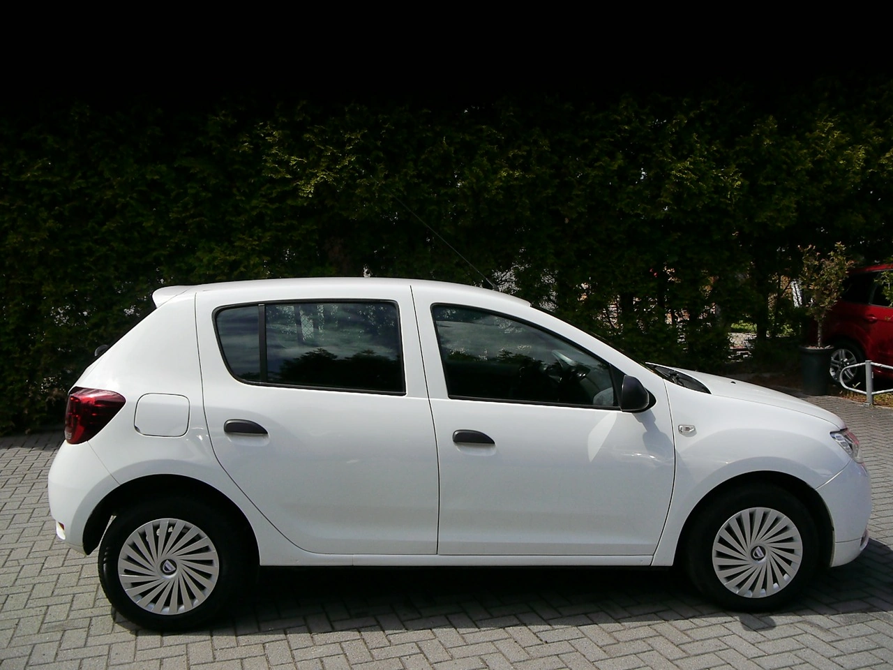 Dacia Sandero - Zdjęcie 8